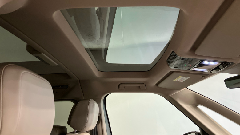 Volkswagen Multivan 2.0 TDI Style 5dr LWB DSG Diesel Estate